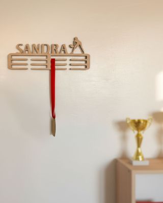 🏅 Medaillenhalter und Wandhaken Haben Sie jemanden im Umfeld, der leidenschaftlich gerne Sport treibt? 🎁 Schenken Sie ihm...